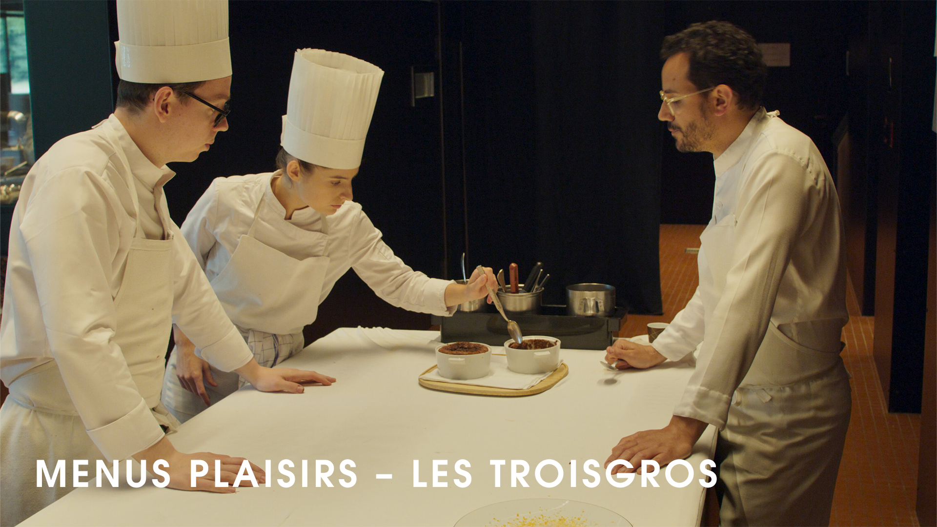 Menus-Plaisirs-–-Les-Troisgros_